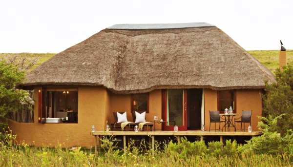 Hlosi Game Lodge suite accommodation