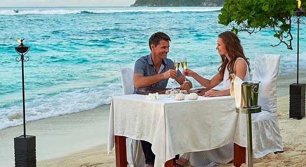 Hilton Seychelles Northolme Resort and Spa - romantic beach dinner