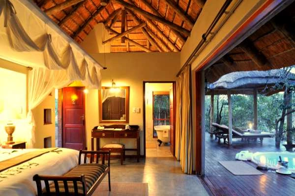 Imbali Safari Lodge Bedroom with Jacuzzi